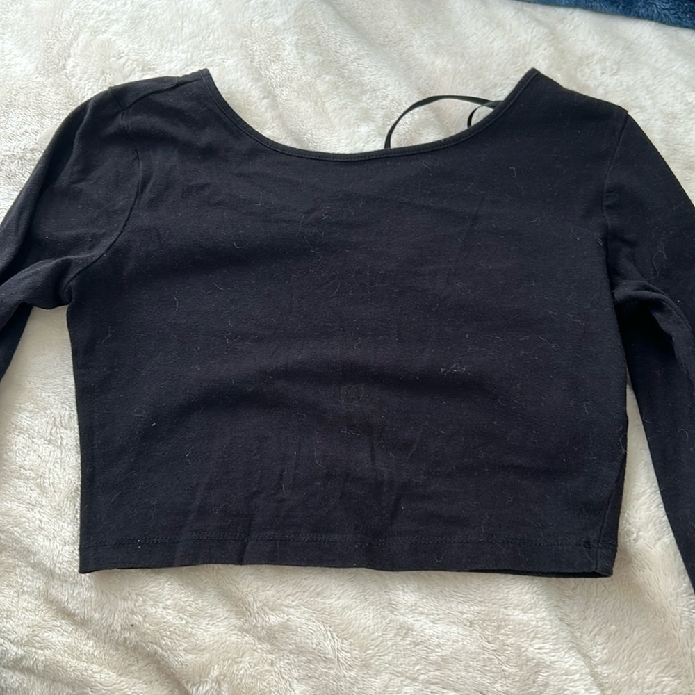 Forever21 long sleeve black crop top size small